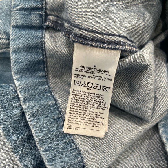 GAP Woman’s Blue Denim Dress with buttons and pockets - Picture 16 of 16